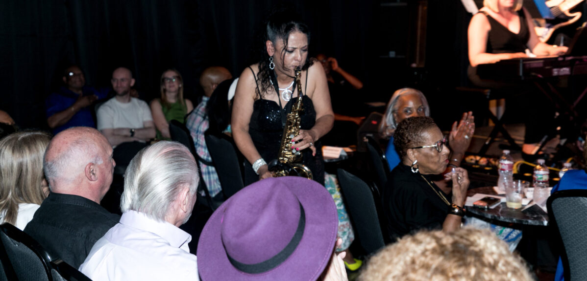 Joyce Spencer playing in the audience (9)